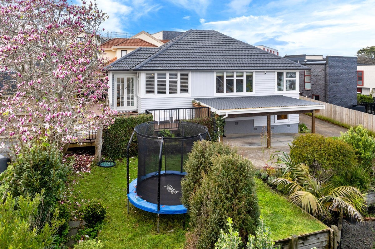 65A Freeland Avenue, Mount Roskill, Auckland - Carousel 2