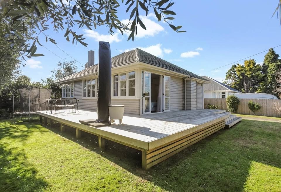 33 Matapan Road, Panmure, Auckland - Carousel 2