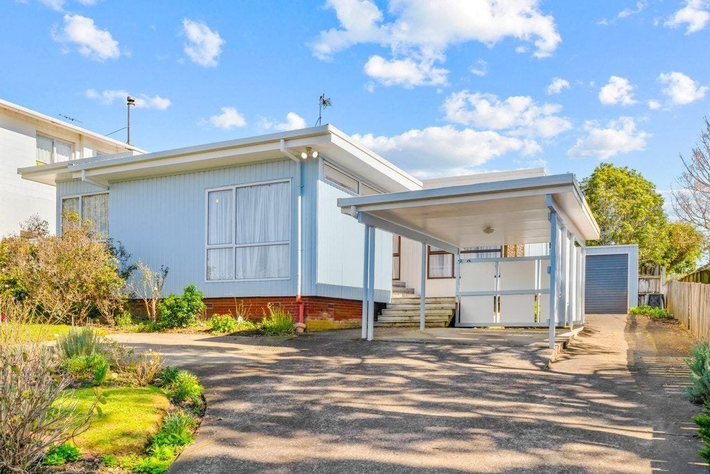 53 Halsey Drive, Lynfield, Auckland - Carousel 1