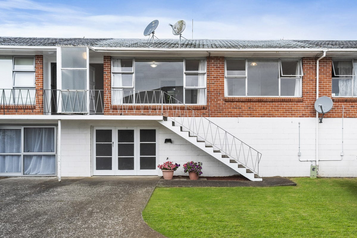 4/75 Richardson Road, Owairaka, Auckland - Carousel 1