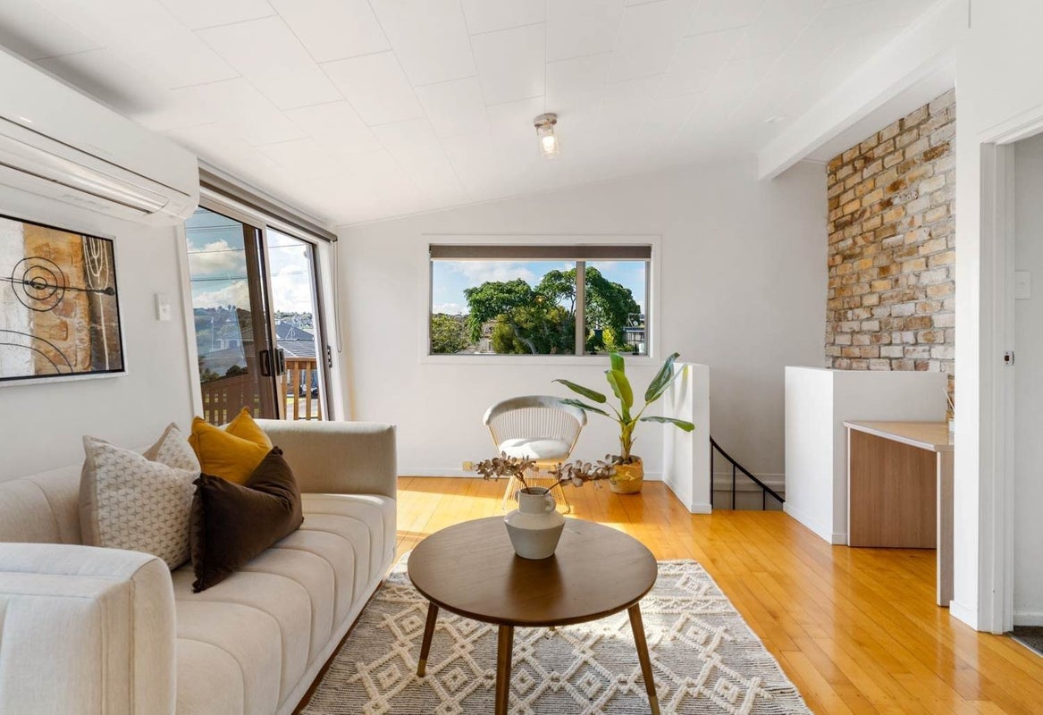 1/31 Eastern Beach Road, Eastern Beach, Auckland - Carousel 2