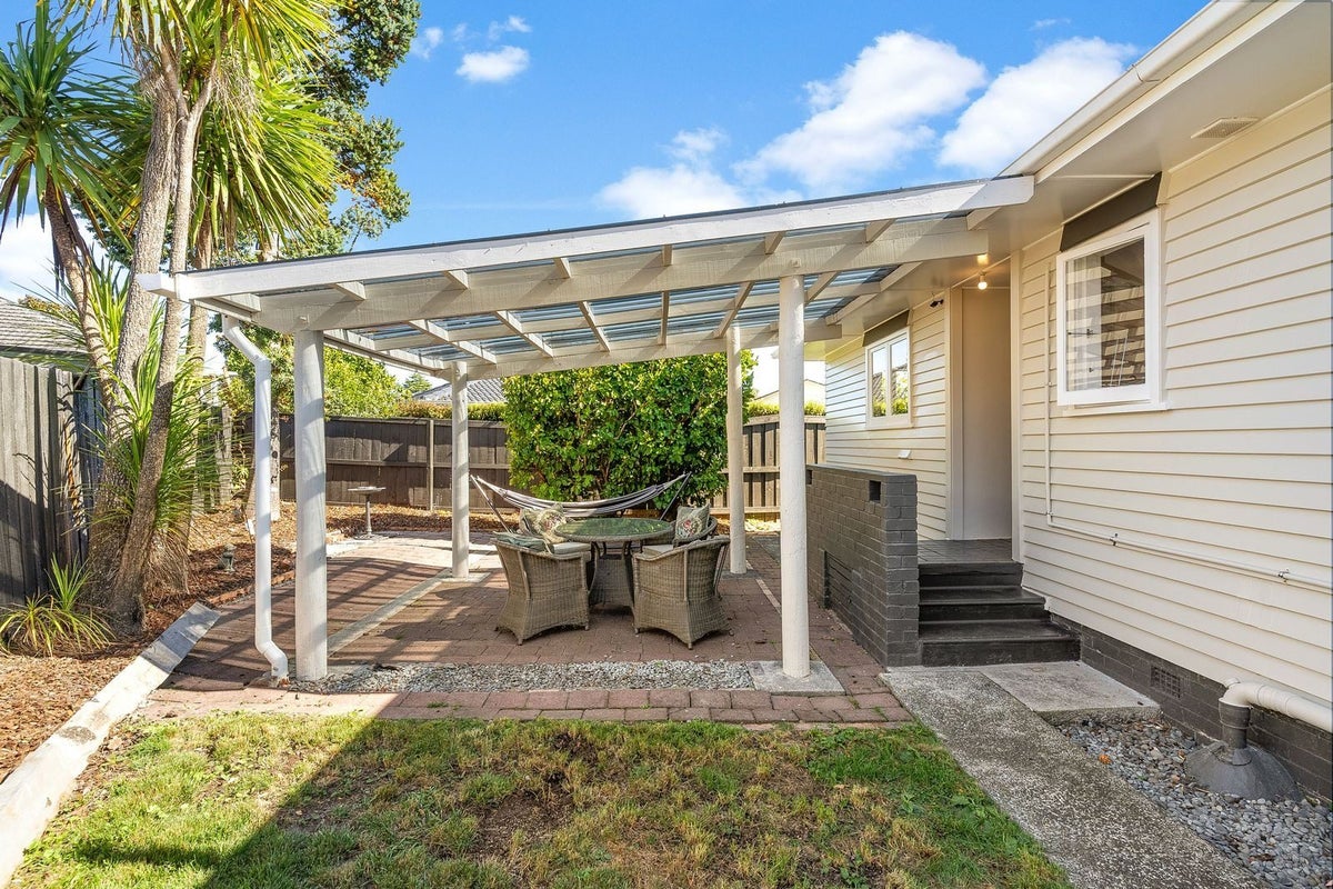 94 Tirimoana Road, Te Atatu South, Auckland - Carousel 10