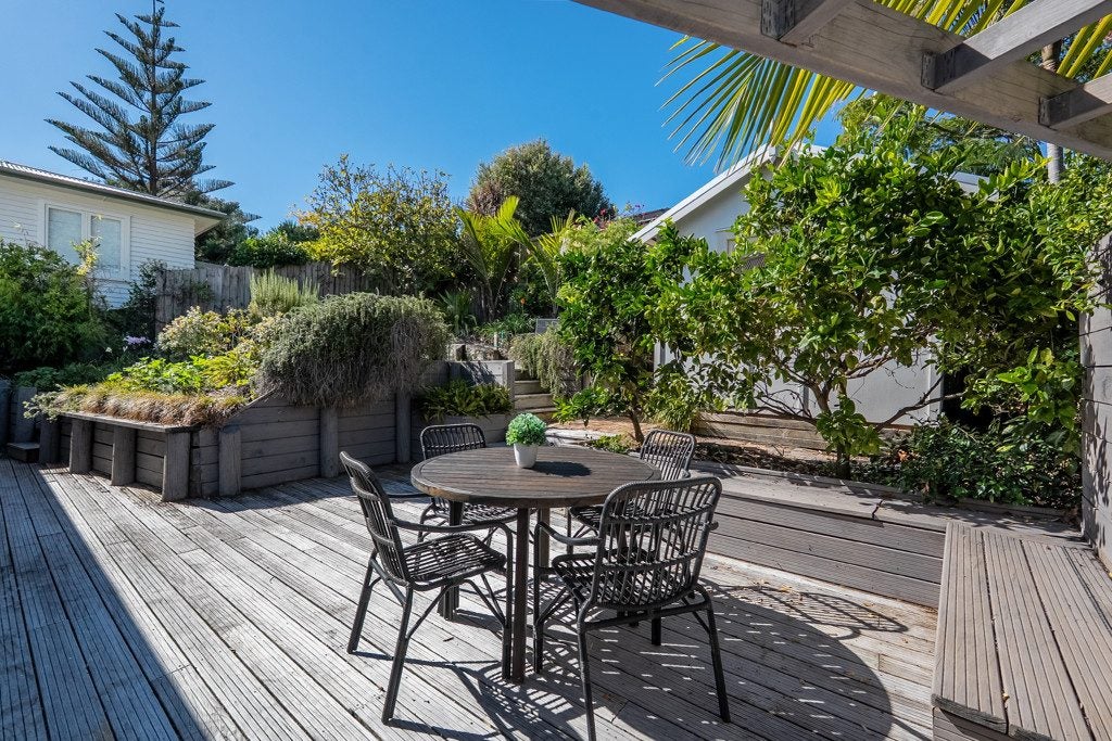 27 Hastings Parade, Devonport, Auckland - Carousel 2