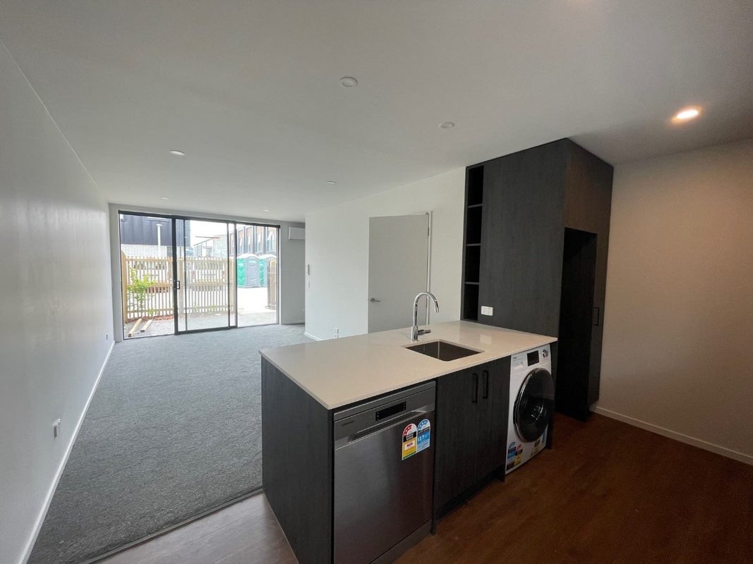 4/331 Lincoln Road, Addington, Christchurch - Carousel 2