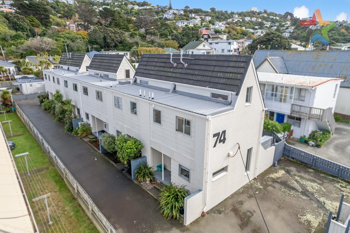 4/74 Freyberg Street, Lyall Bay, Wellington - Carousel 1