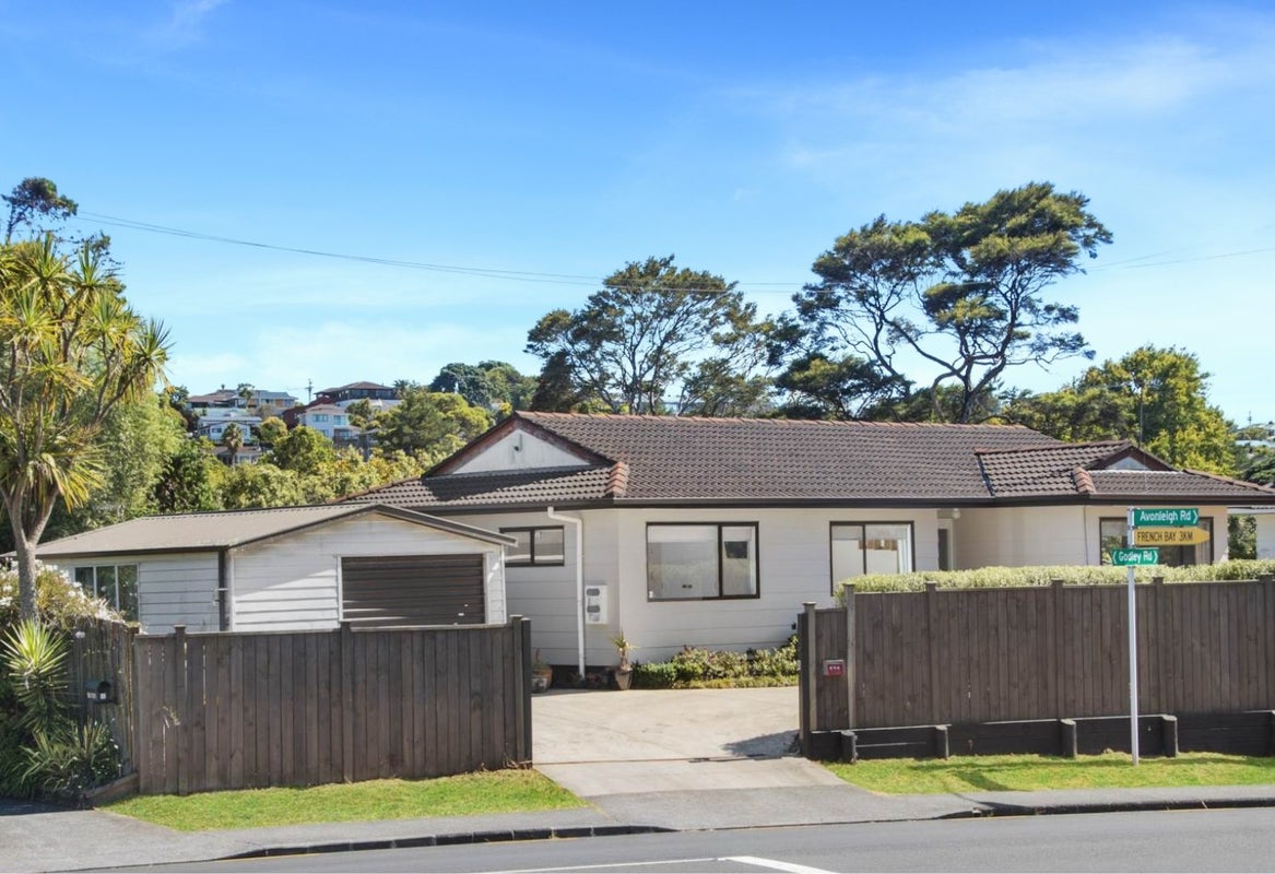 121 Godley Road, Green Bay, Auckland - Carousel 2
