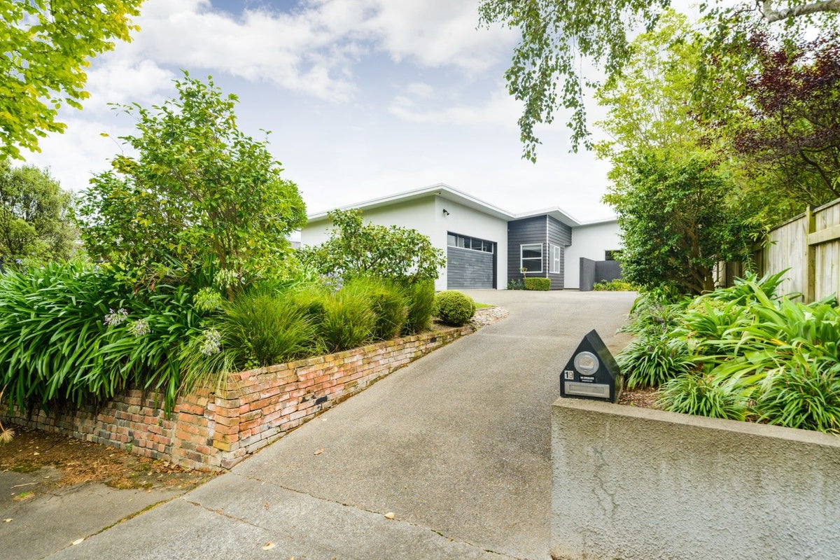 19 Karina Terrace, Roslyn, Palmerston North - Carousel 40