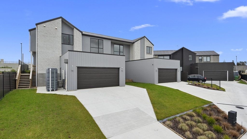 11 BOYACK DRIVE, Temple View, Hamilto - Carousel 1