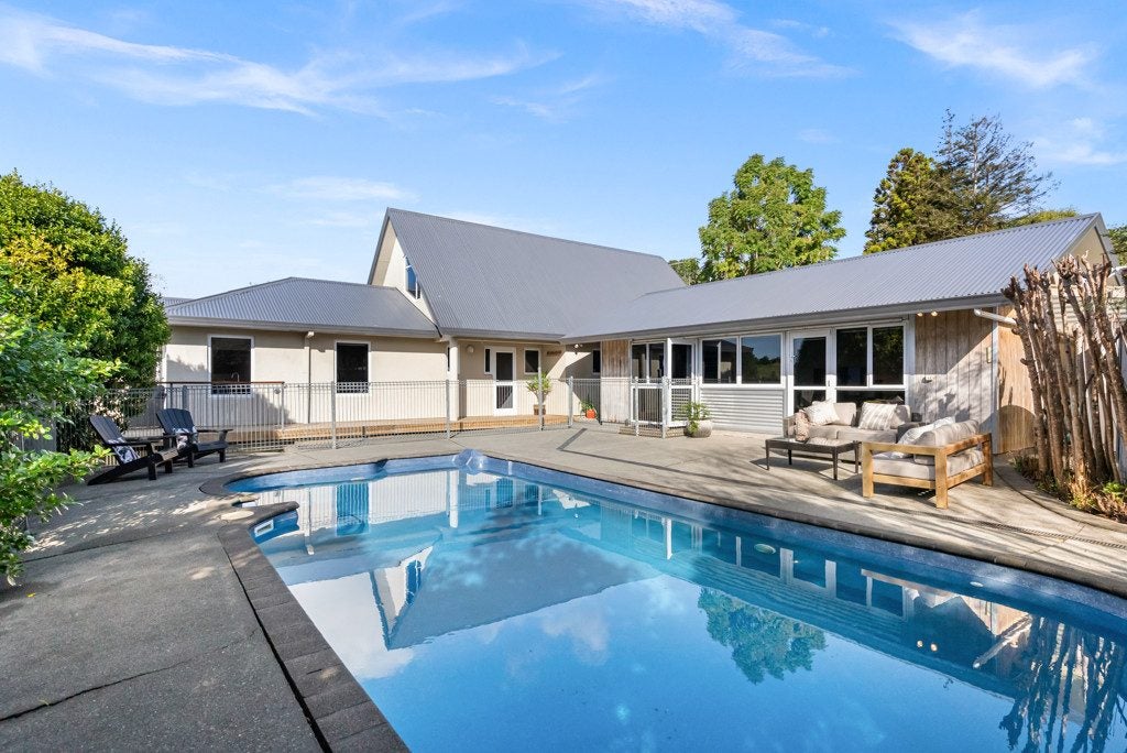 156 Valley View Road, Whangarei - Carousel 1