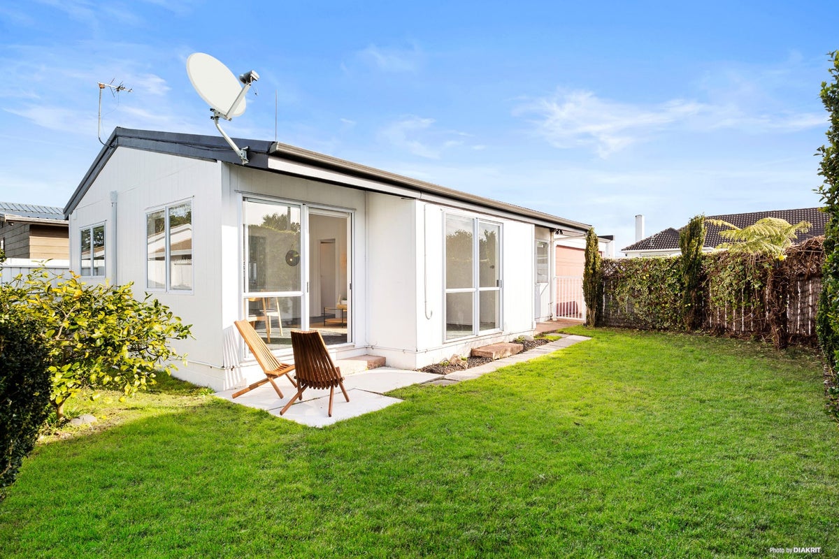 38B Victor Street, Avondale, Auckland - Carousel 2