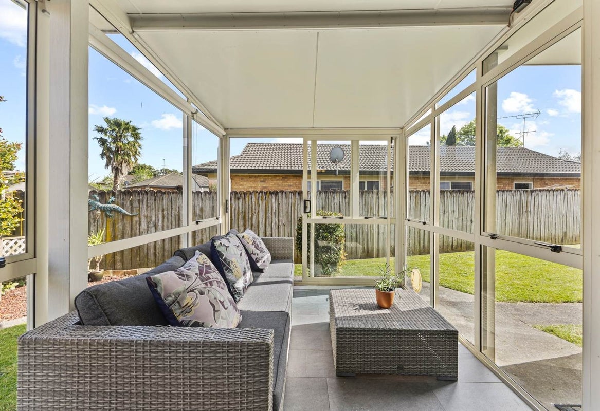 27 Rosemead Place, Randwick Park, Auckland - Carousel 1