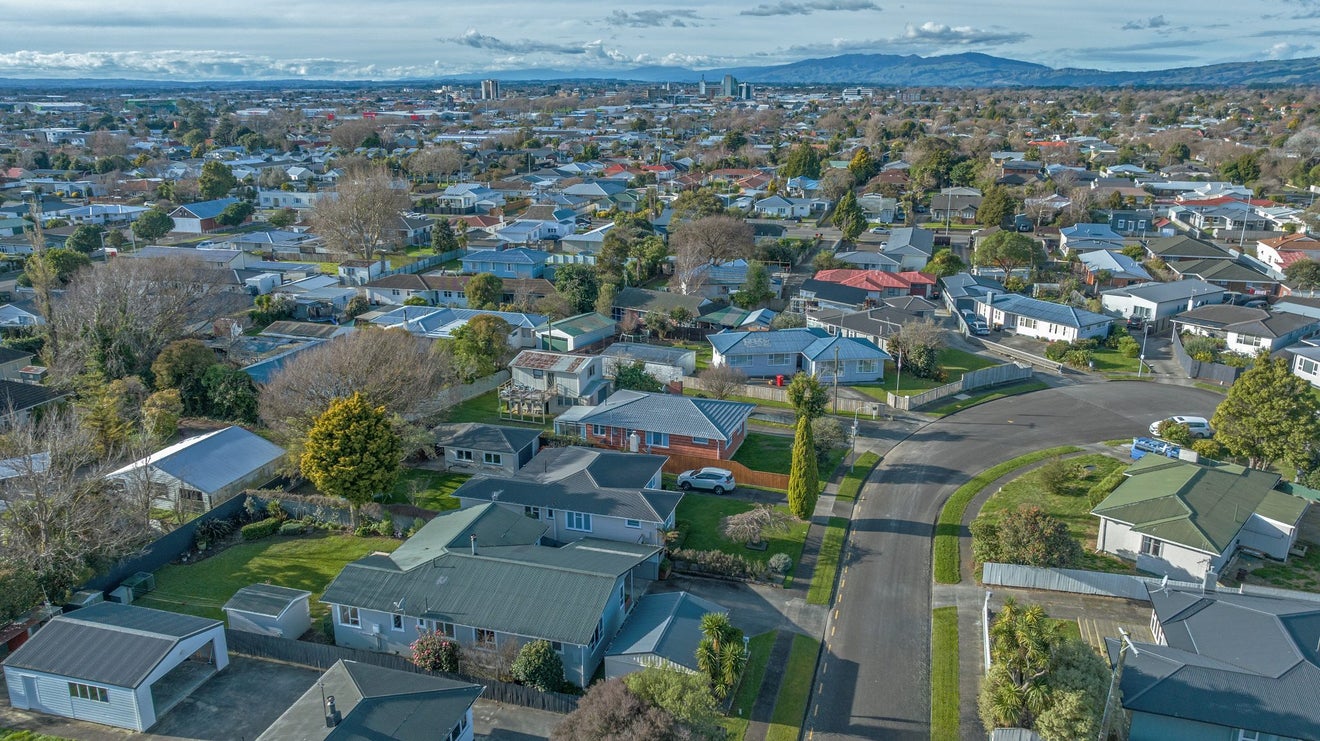 5 Ilford Place, Awapuni, Palmerston North - Carousel 23