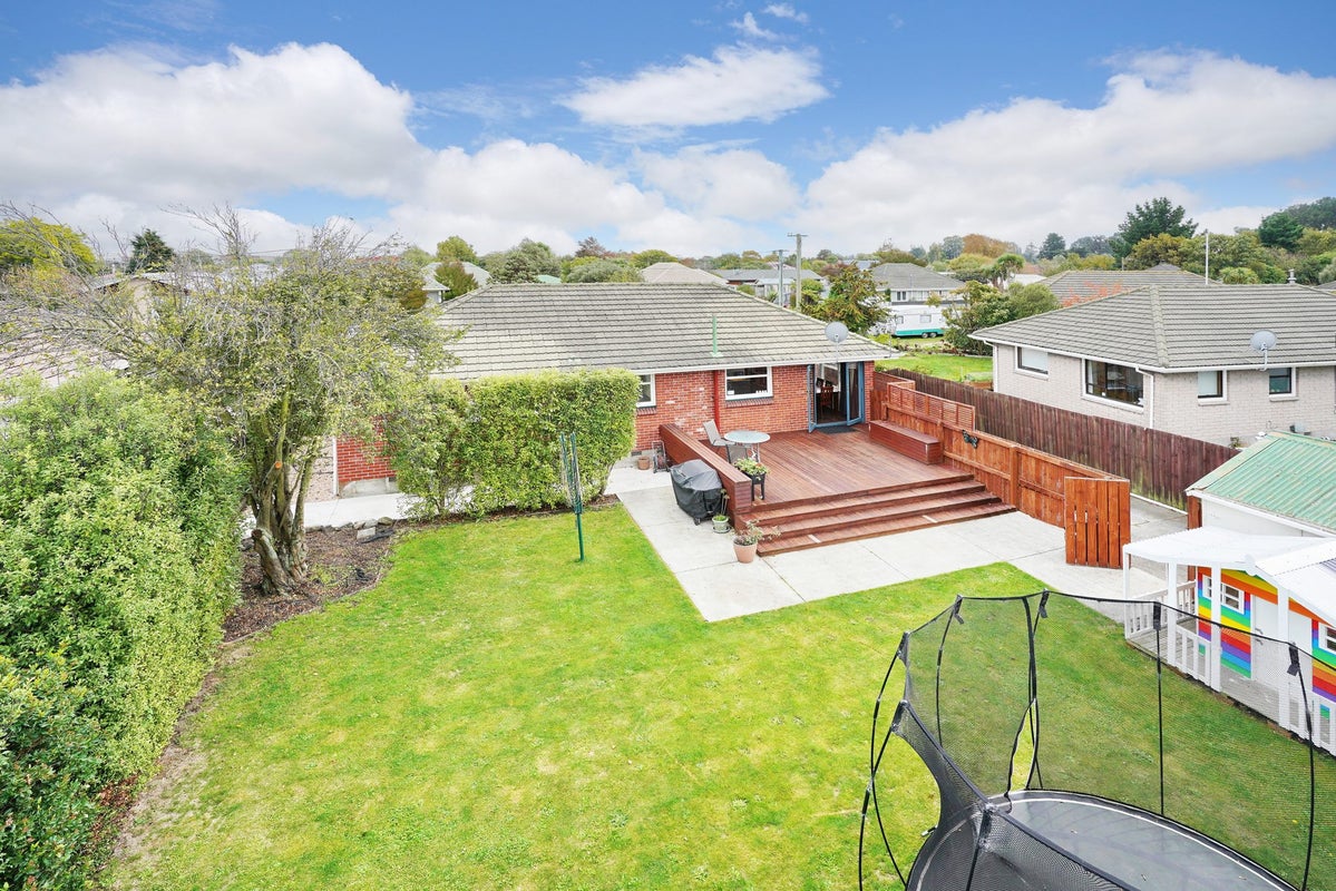 32 Digby Place, Bromley, Christchurch - Carousel 1
