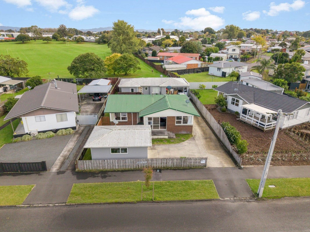 36 Cecil Street, St Andrews, Hamilton - Carousel 1