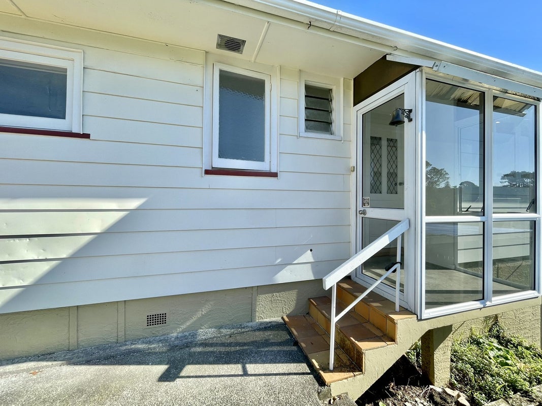 20 Madison Place, Forrest Hill, Auckland - Carousel 2