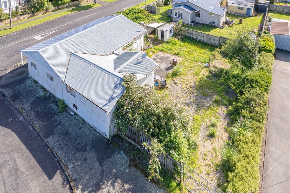 24 Stewart Street, Aramoho, Whanganui - Carousel 1