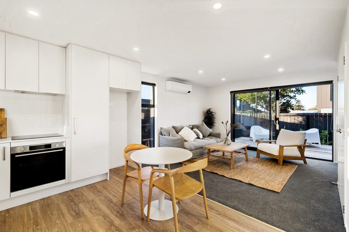2/109 Taikata Road, Te Atatu Peninsula, Auckland - Carousel 2