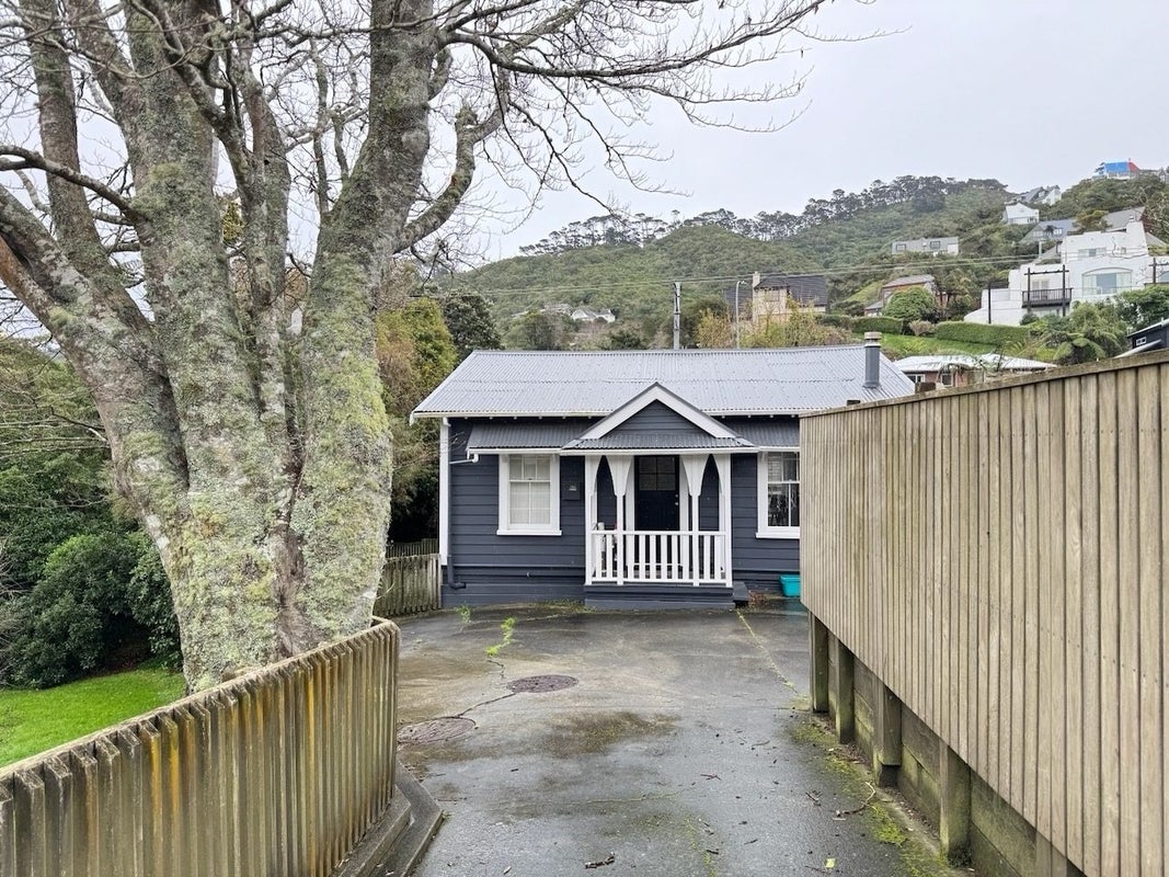 7 Omar Street, Khandallah, Wellington - Carousel 1