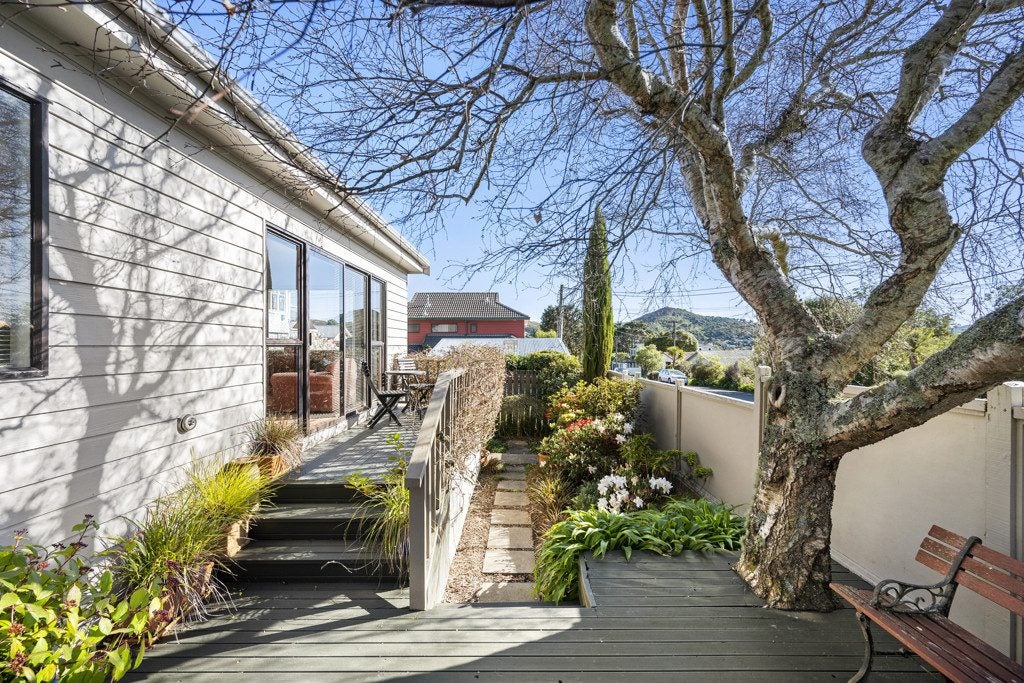 74A Beauchamp Street, Karori, Wellington - Carousel 2
