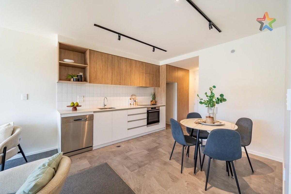 2/65 Tiketike Way, Brooklyn, Wellington - Carousel 2
