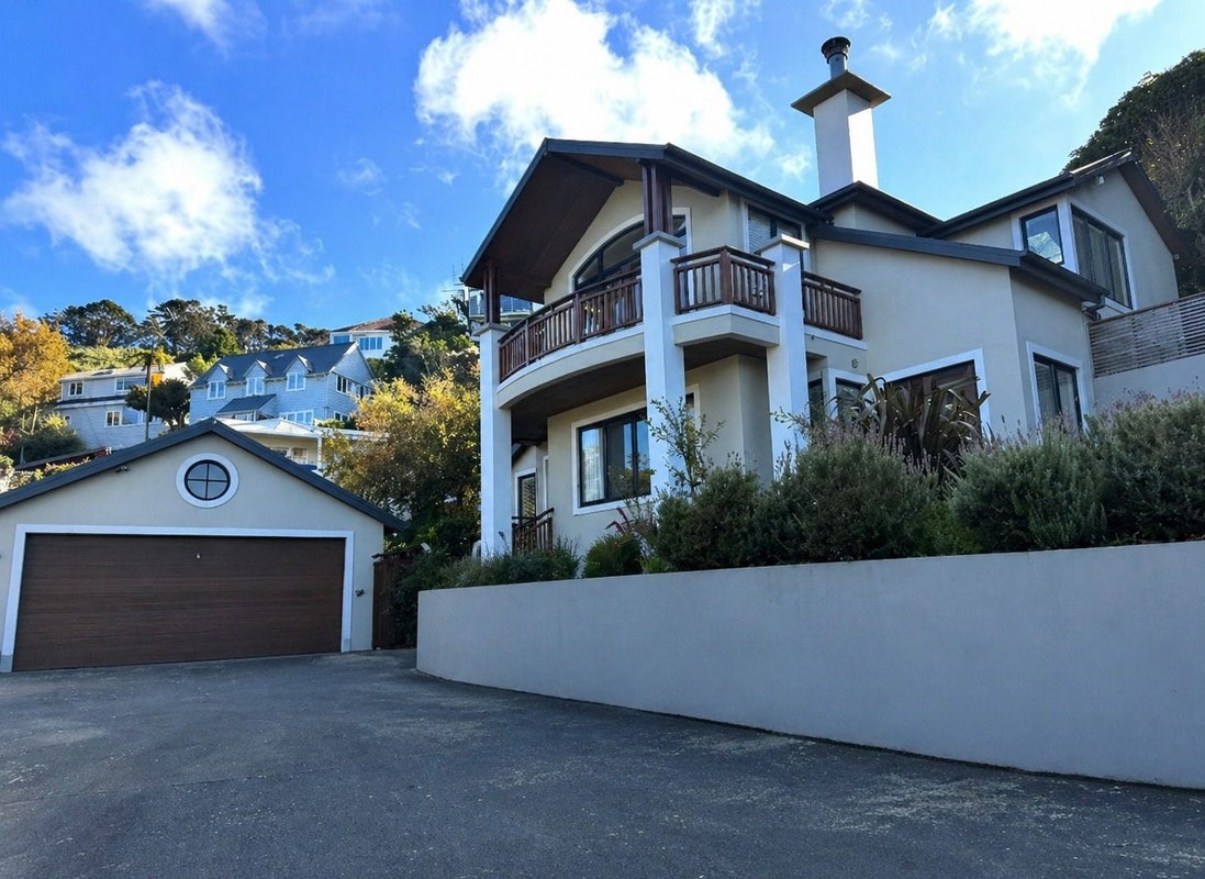 9A Wadestown Road, Wadestown, Wellington - Carousel 1