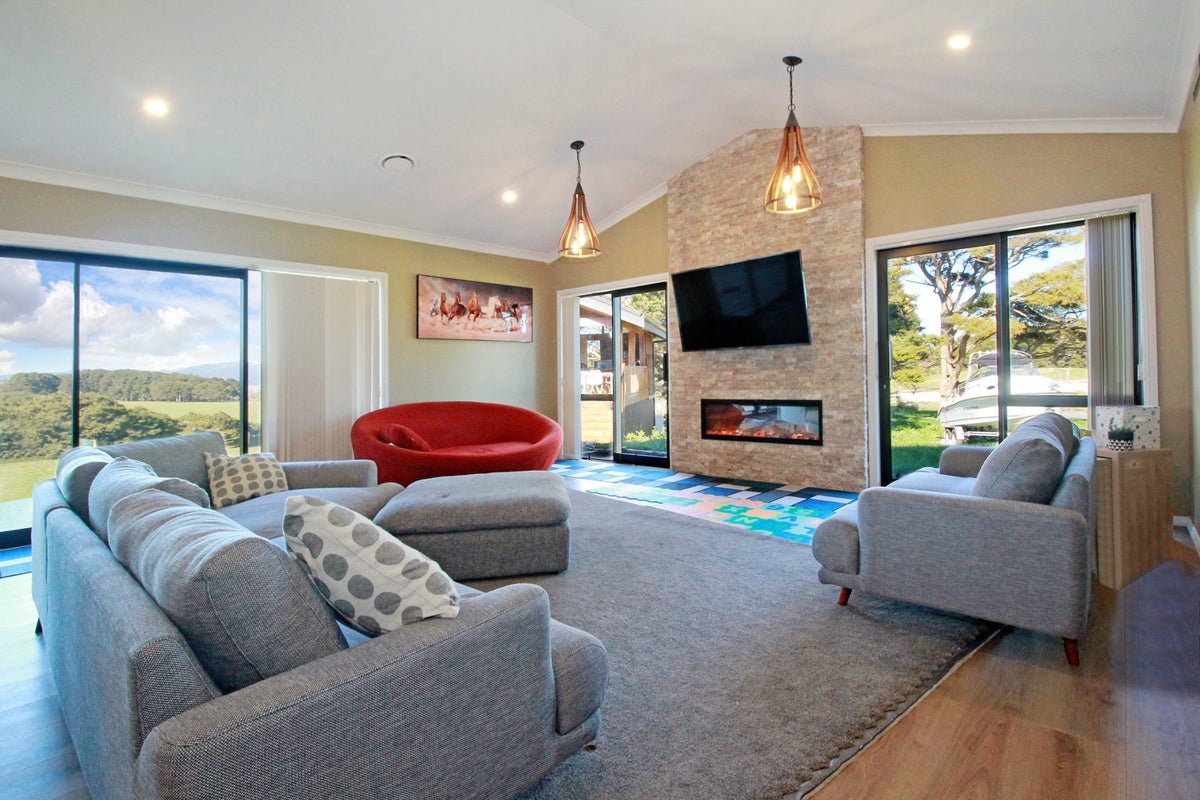 85 Storey Road, Waiuku - Carousel 2