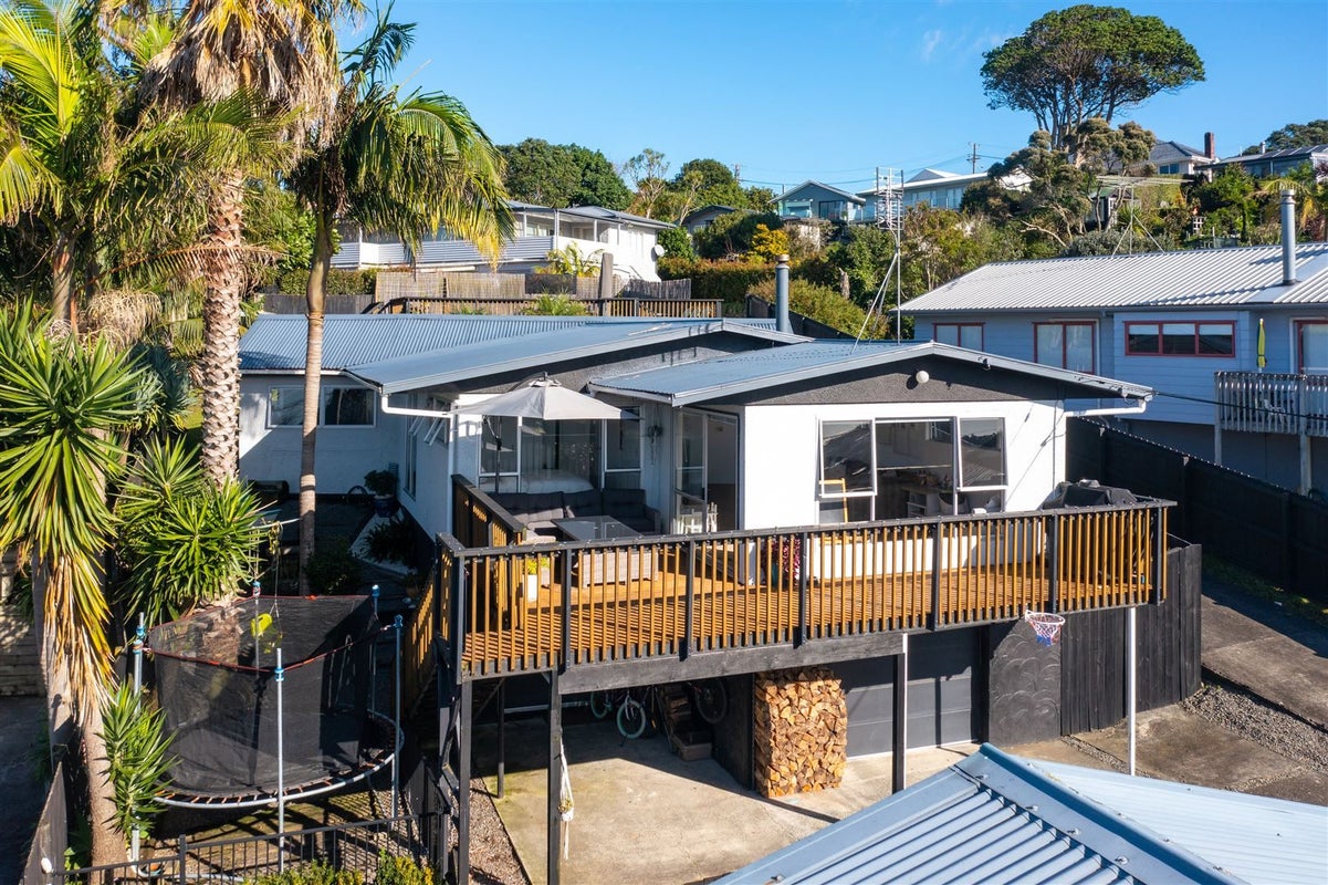 43 Pohutukawa Avenue, Red Beach, Whangaparaoa - Carousel 2