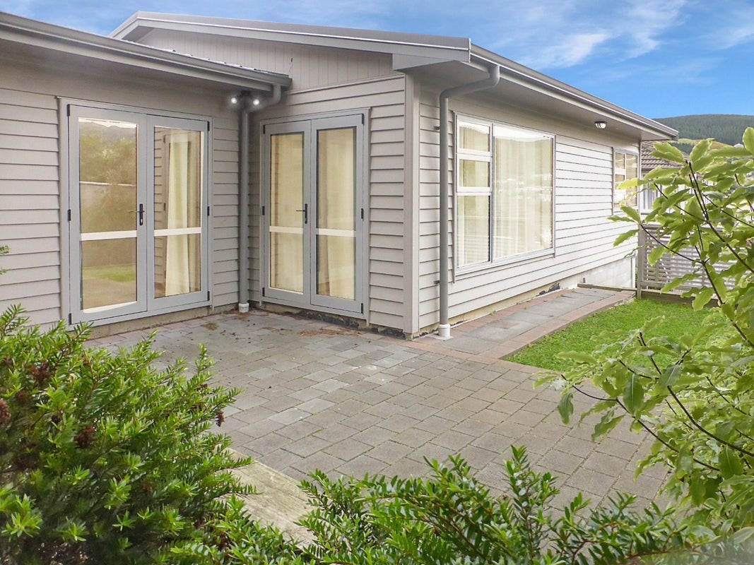 87 Taylor Terrace, Tawa, Wellington - Carousel 11