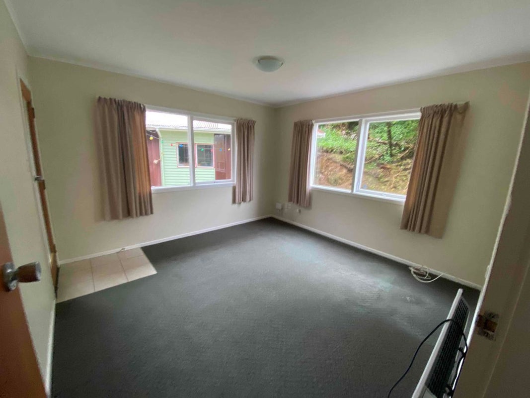 50 Makara Road, Karori, Wellington - Carousel 2