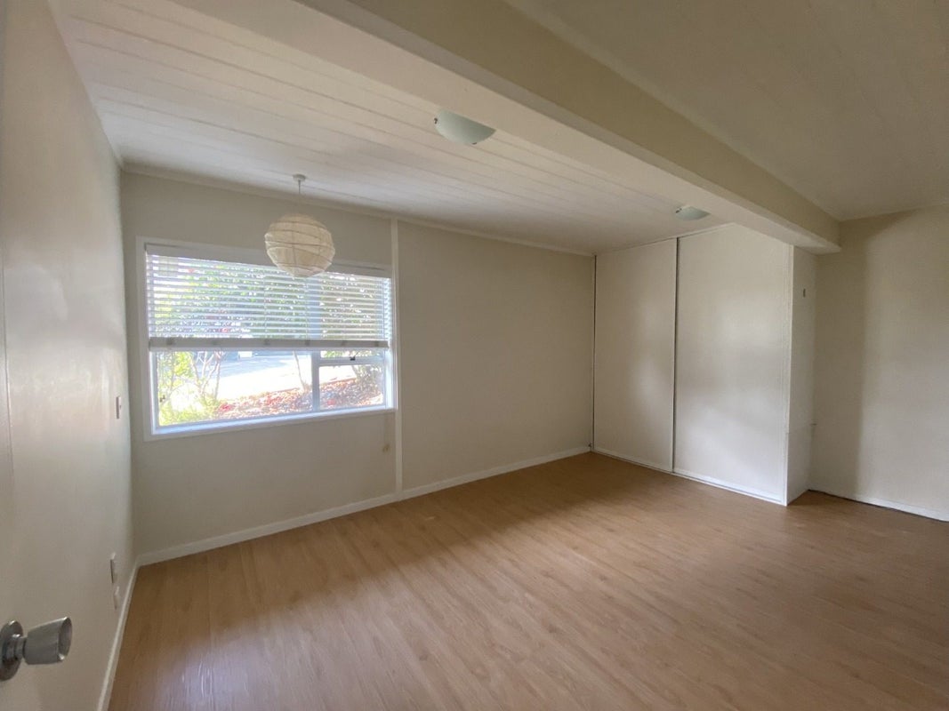 2/570 Beach Road, Rothesay Bay, Auckland - Carousel 16