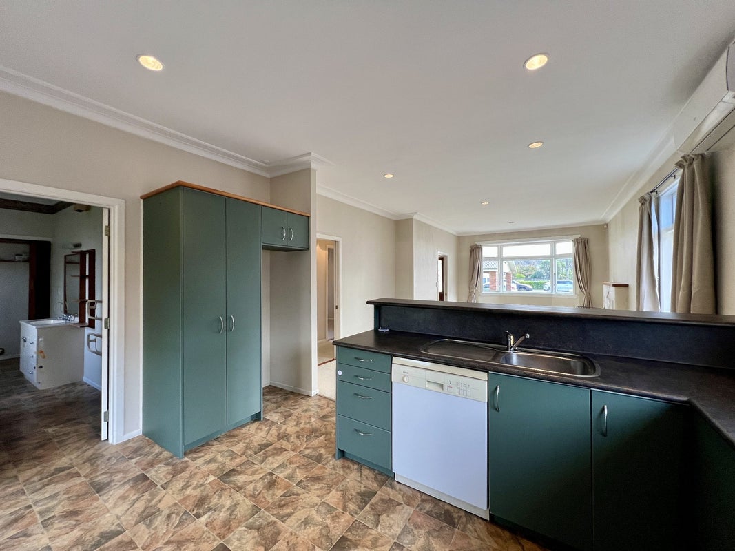 2 Gillies Avenue, Claudelands, Hamilton - Carousel 2