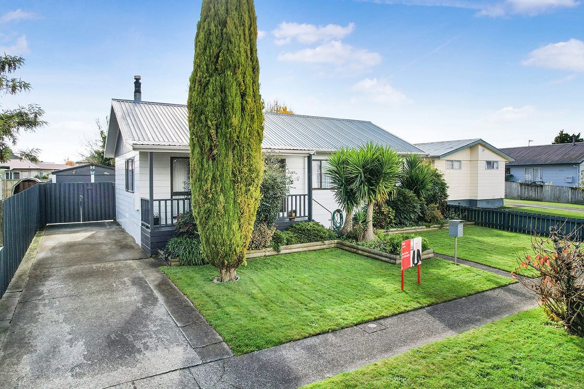 24 Enfield Street, Nawton, Hamilton - Carousel 1