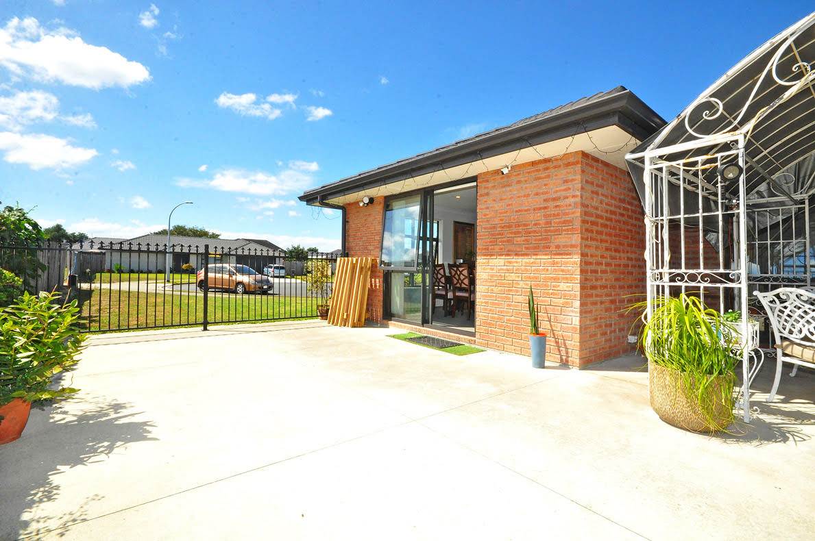 17 Dumas Place, Rosehill, Papakura - Carousel 2