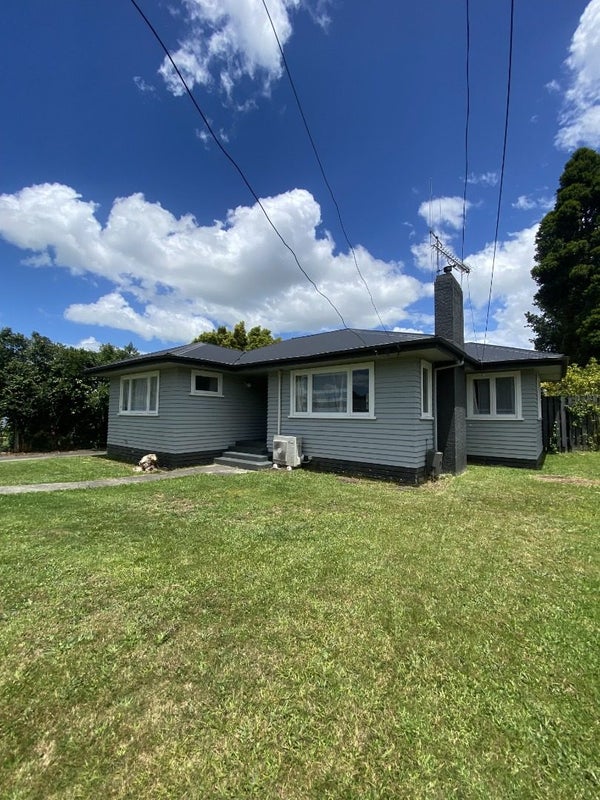 12 Brocas Avenue, Hillcrest, Hamilton - Carousel 1