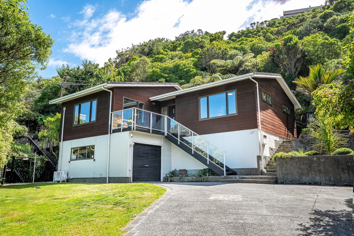 21 Gaya Grove, Ngaio, Wellington - Carousel 1