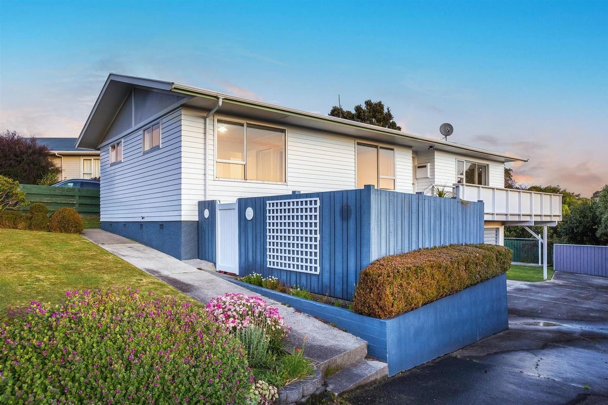 451 Warspite Avenue, Ascot Park, Porirua - Carousel 1