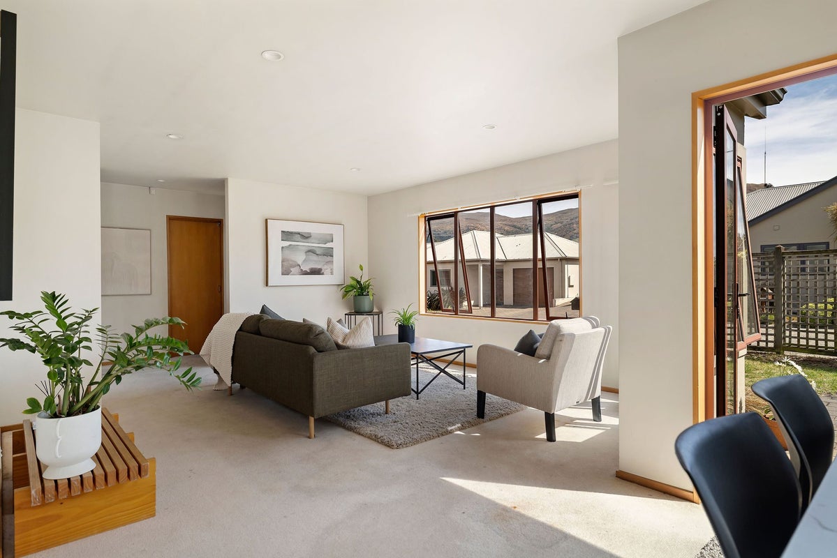 17/58 DOUGLAS ST, FRANKTON, QUEENSTOWN - Carousel 2