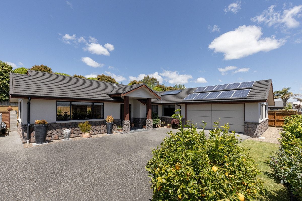 31 Brackenburn Drive, Ohauiti, Tauranga - Carousel 1