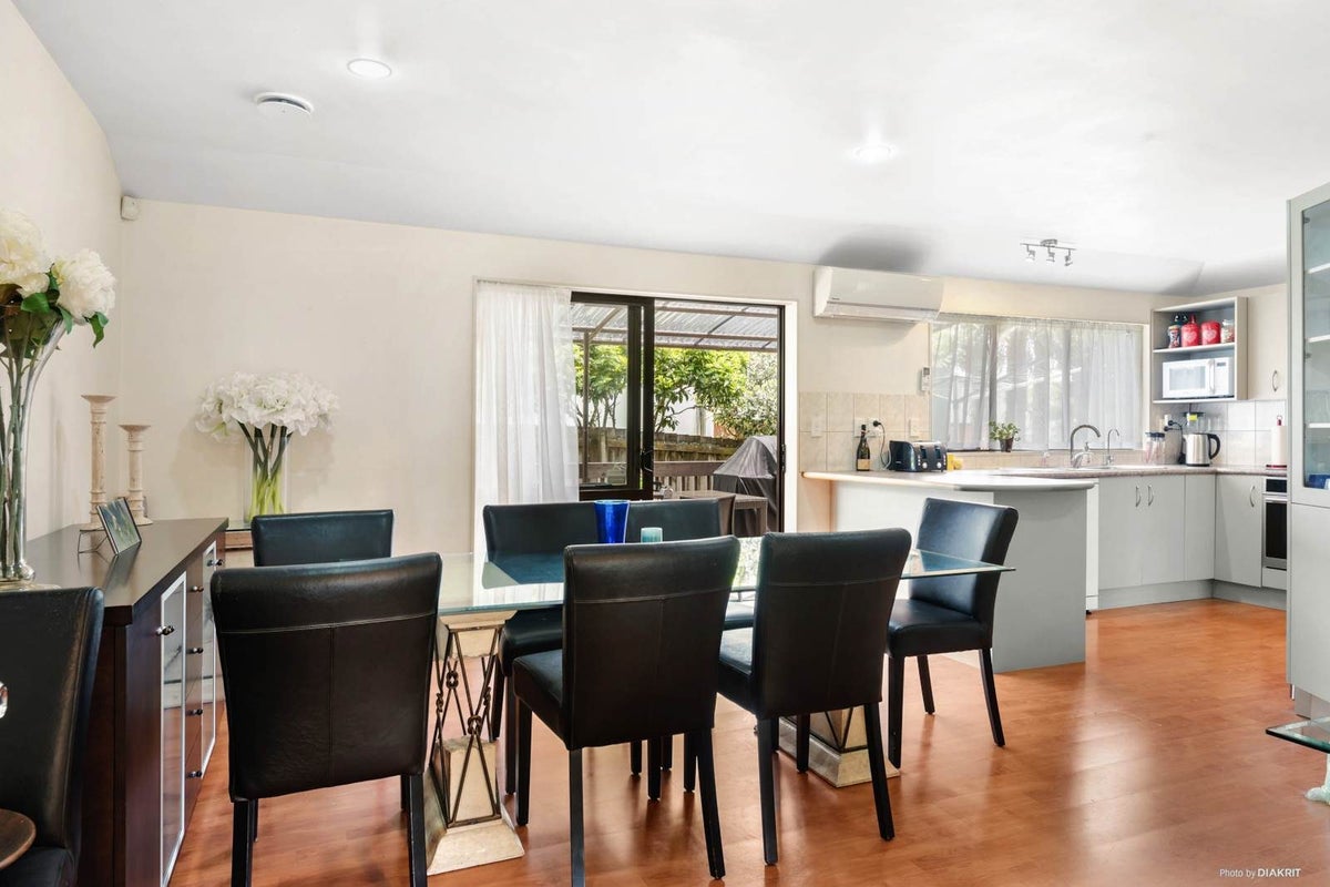 26A Woodstock Road, Forrest Hill, Auckland - Carousel 2