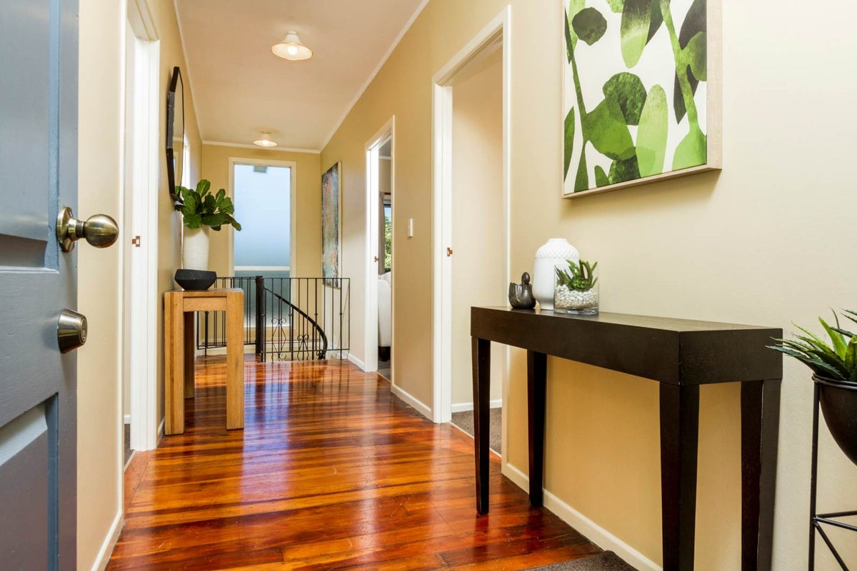 1/39 Penzance Road, Mairangi Bay, Auckland - Carousel 2