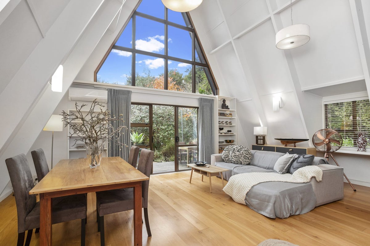 52 Bay Road, Ostend, Waiheke Island - Carousel 2