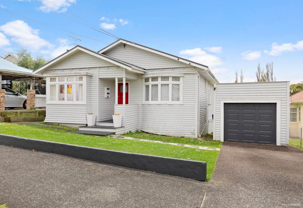 67 Kiwi Road, Point Chevalier, Auckland - Carousel 1