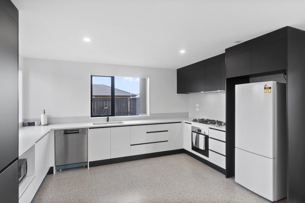 4/27 Te Manatu Drive, Huntington, Hamilton - Carousel 2