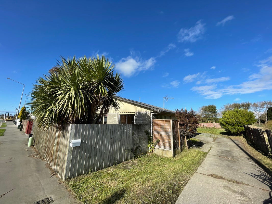 1/592 Pages Road, Bexley, Christchurch - Carousel 1