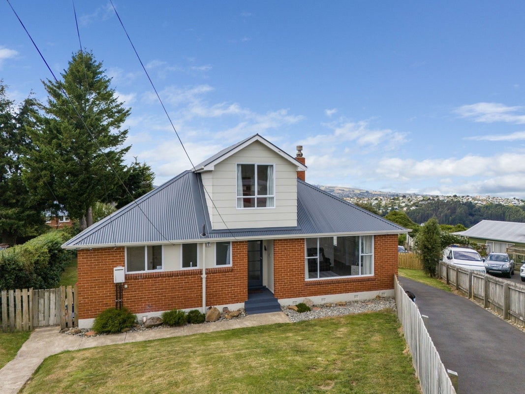15 Lincoln Street, Halfway Bush, Dunedin - Carousel 1