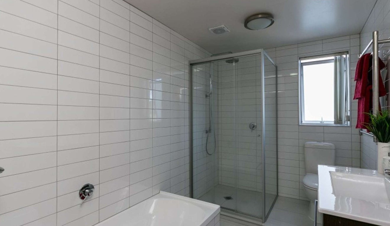 2/3 Severn Street, Island Bay, Wellington - Carousel 14