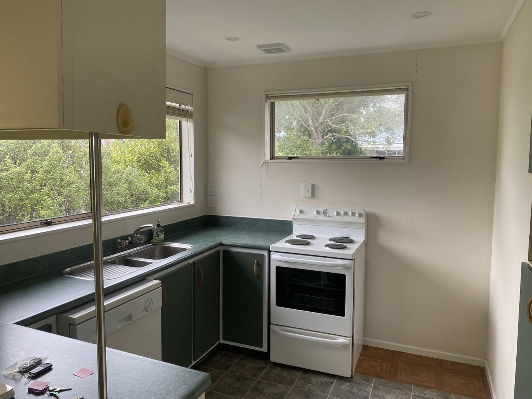 3A Mervyn Place, Plimmerton, Porirua - Carousel 1