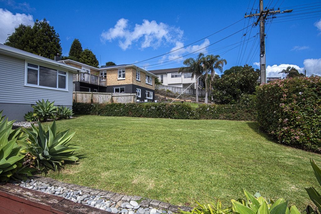12 Cambridge Street, Kamo, Whangarei - Carousel 1