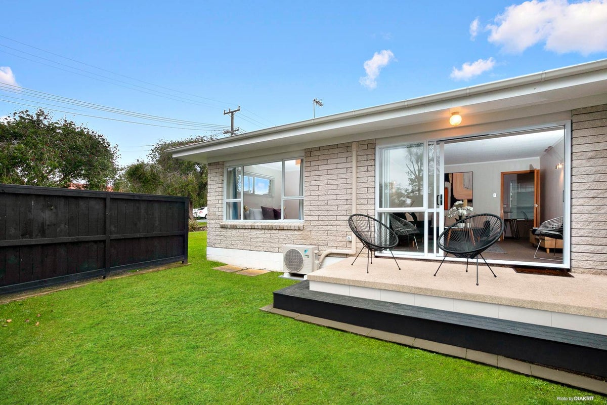 1/7 Miro Street, New Lynn, Auckland - Carousel 1