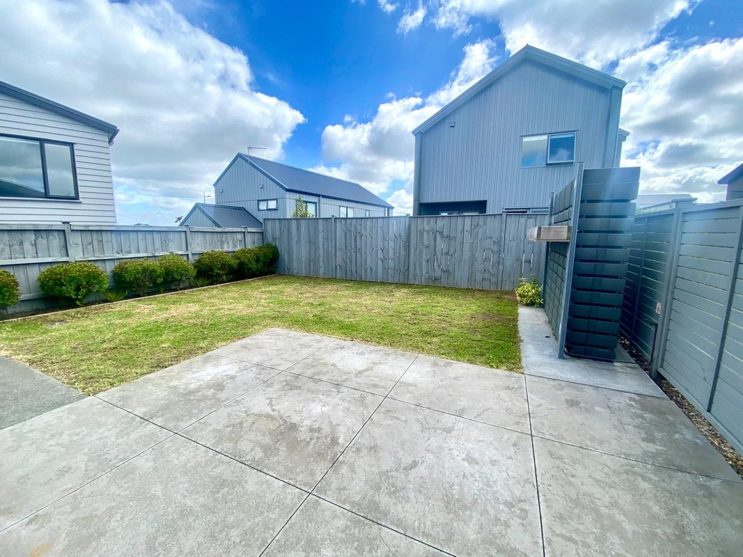 9 Seafoam Road, Rosehill, Papakura - Carousel 12